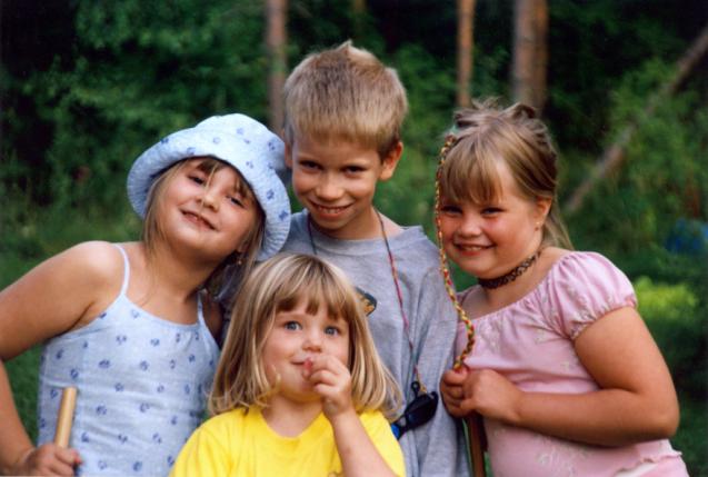 [Dear Sara, Sanni, Oskari & Meri]